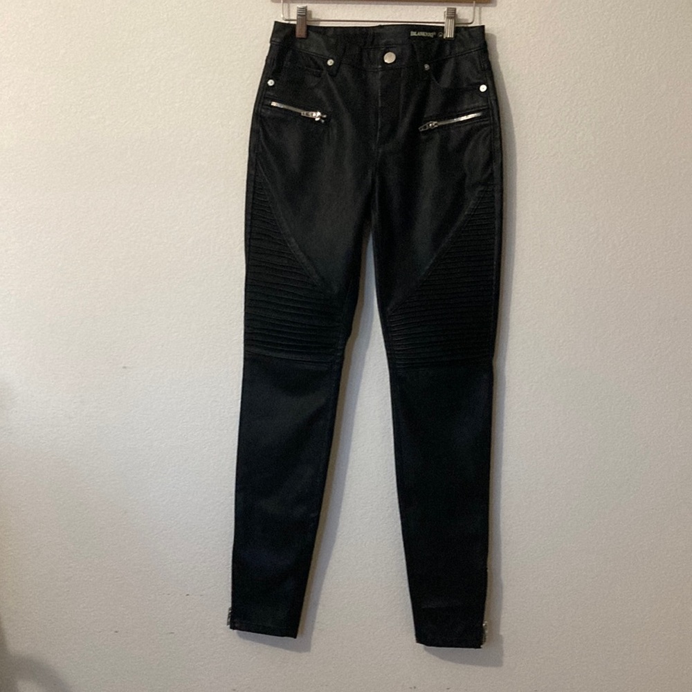 BLANK NYC Black size 26 Vegan Leather Moto. Zipper at ankles & on 2 faux pockets